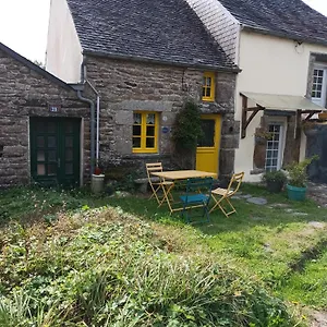 La Maison De Poupee Hébergement de vacances Berrien